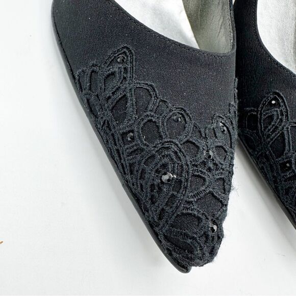 Stuart Weitzman Black Fabric Kitten Heeled Pointed Toe Pump w/Lace Crystals 8.5M - Picture 5 of 11